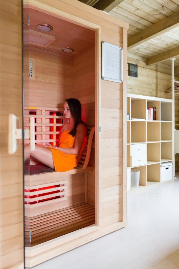 6 Persoons Vakantiehuis Met Sauna, Dichtbij Zee Синт Аналанд Екстериор снимка